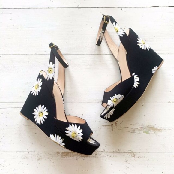Kate Spade Dellie Daisy-Print Wedge Sandal - Picture 6 of 12